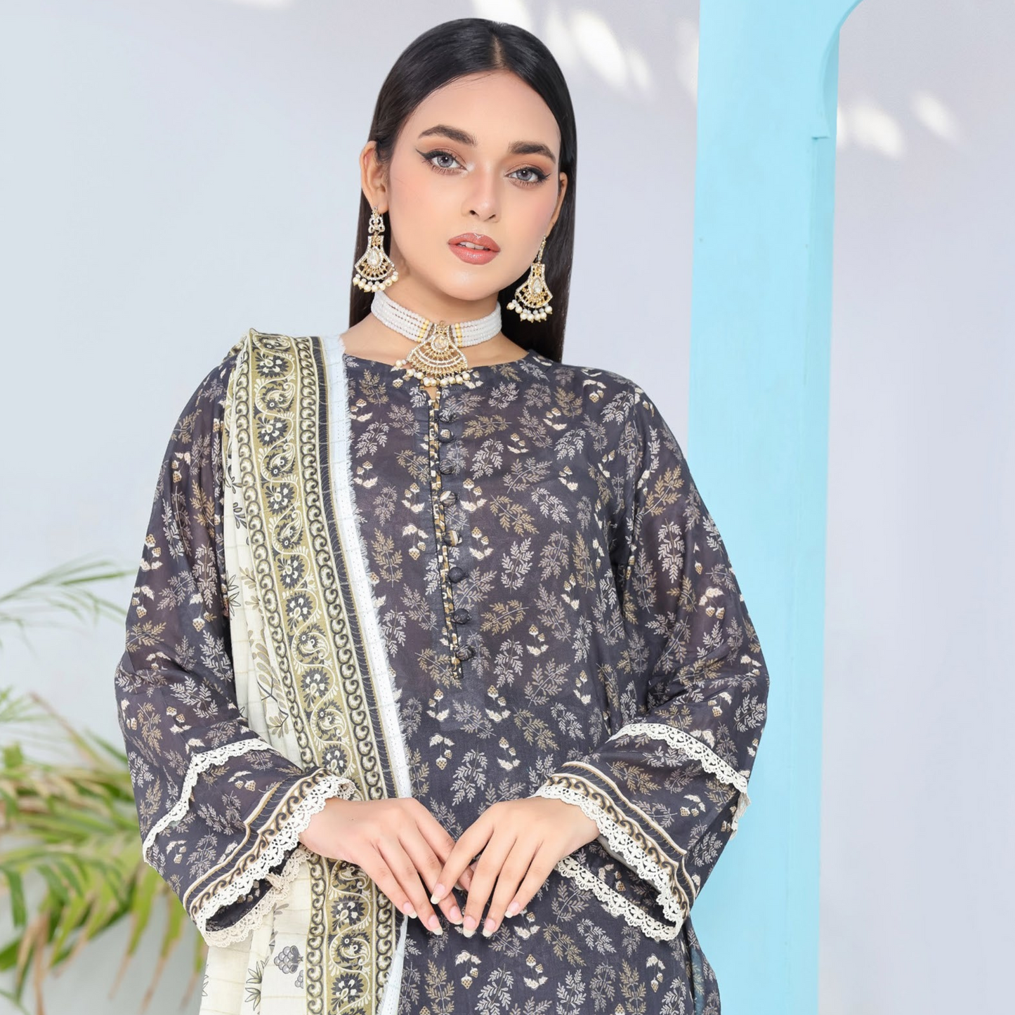 Lawn 3 piece Stitch Embroidered Chicken Kari Daman Collection With Fancy Zari Duppata