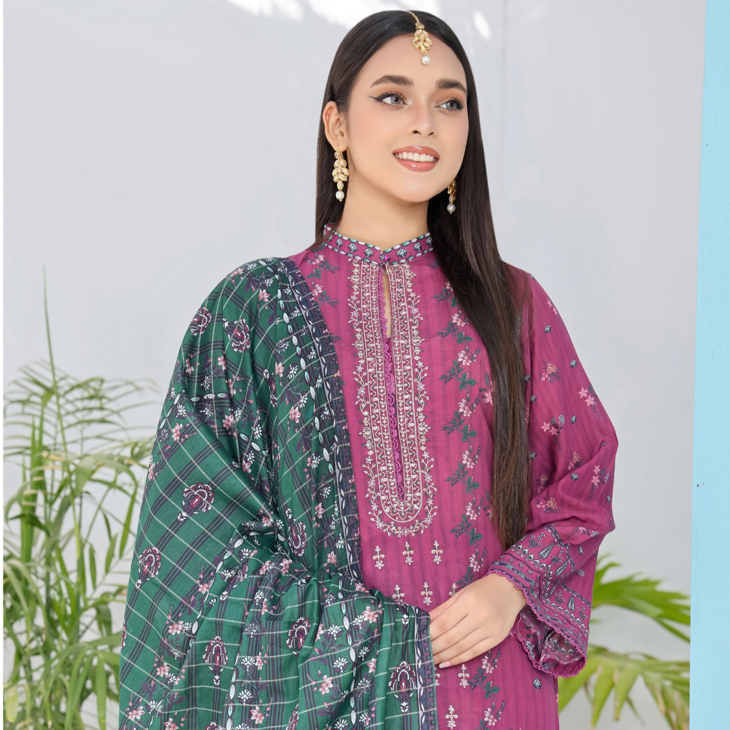 Lawn 3 piece Stitch Embroidered Chicken Kari Daman Collection With Fancy Zari Duppata
